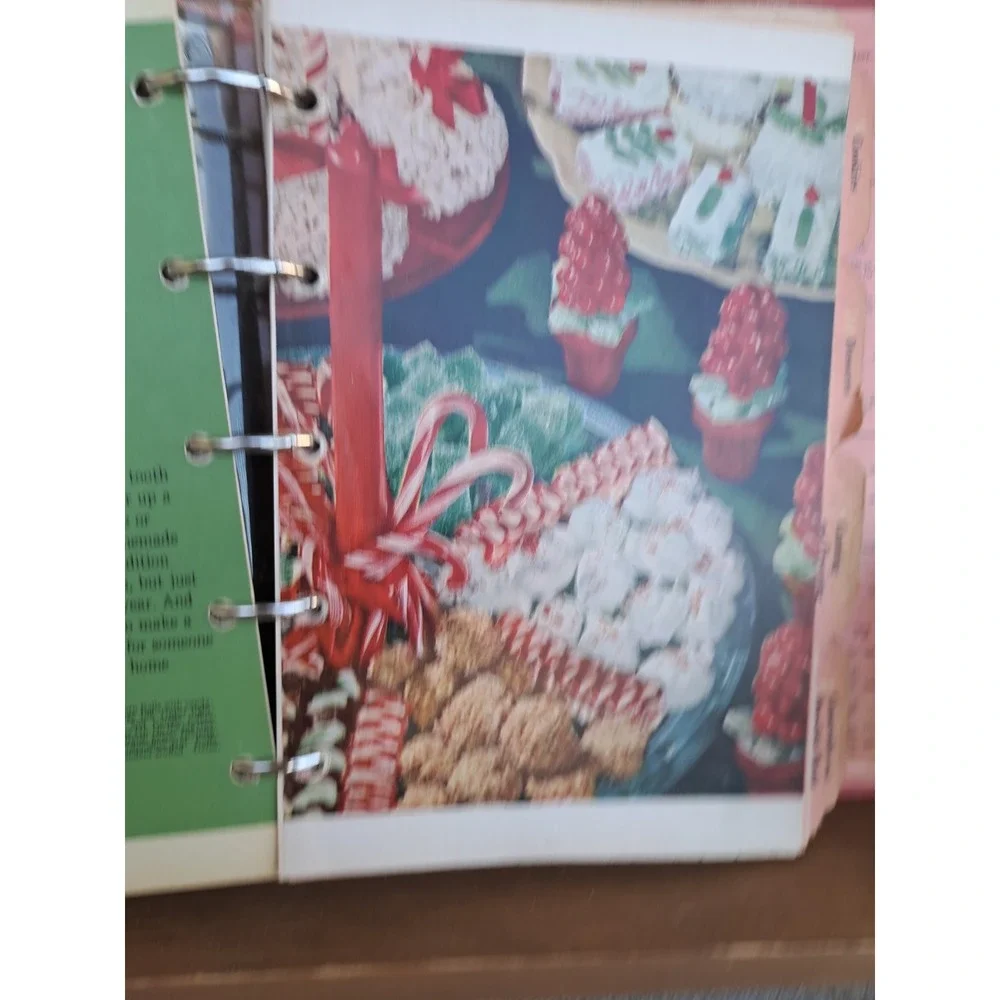 New Cook Book : 1953 Classic Edition by Better Homes and Gardens Books Staff